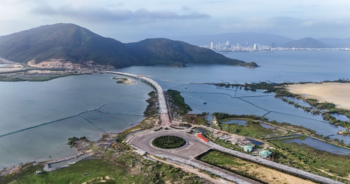 Hợp long cầu Hải Giang kết nối dự án MerryLand Quy Nhơn