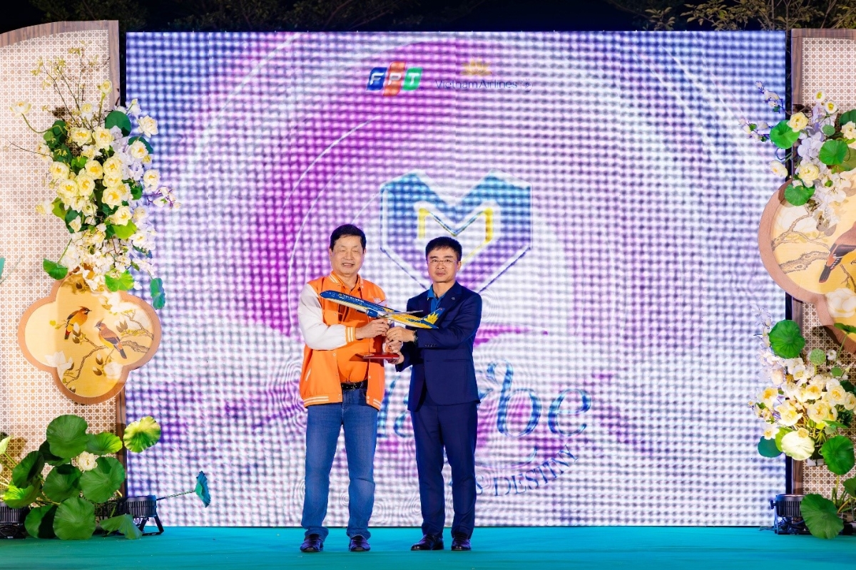 FPT và Vietnam Airlines đã mở rộng hợp tác từ lĩnh vực công nghệ sang văn hóa doanh nghiệp với sáng kiến kết nối cán bộ nhân viên MAYBE – Biết đâu đó là định mệnh.