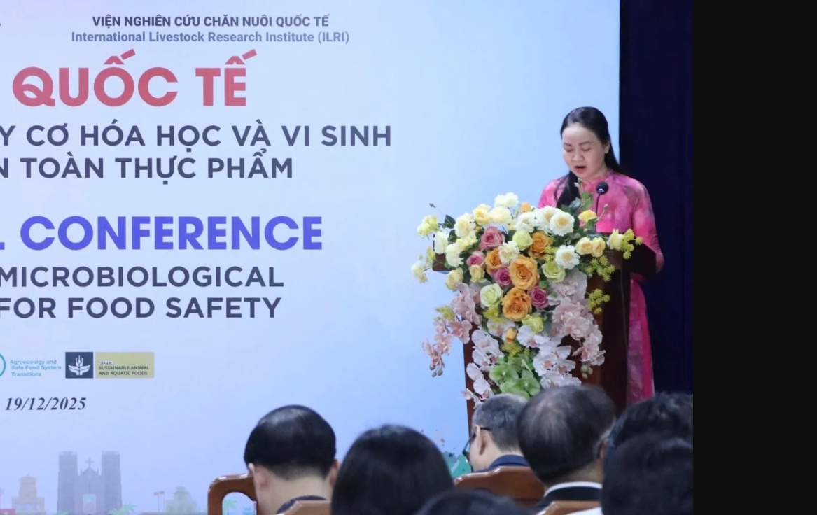 Bà Lê Thị Hồng Hảo: 