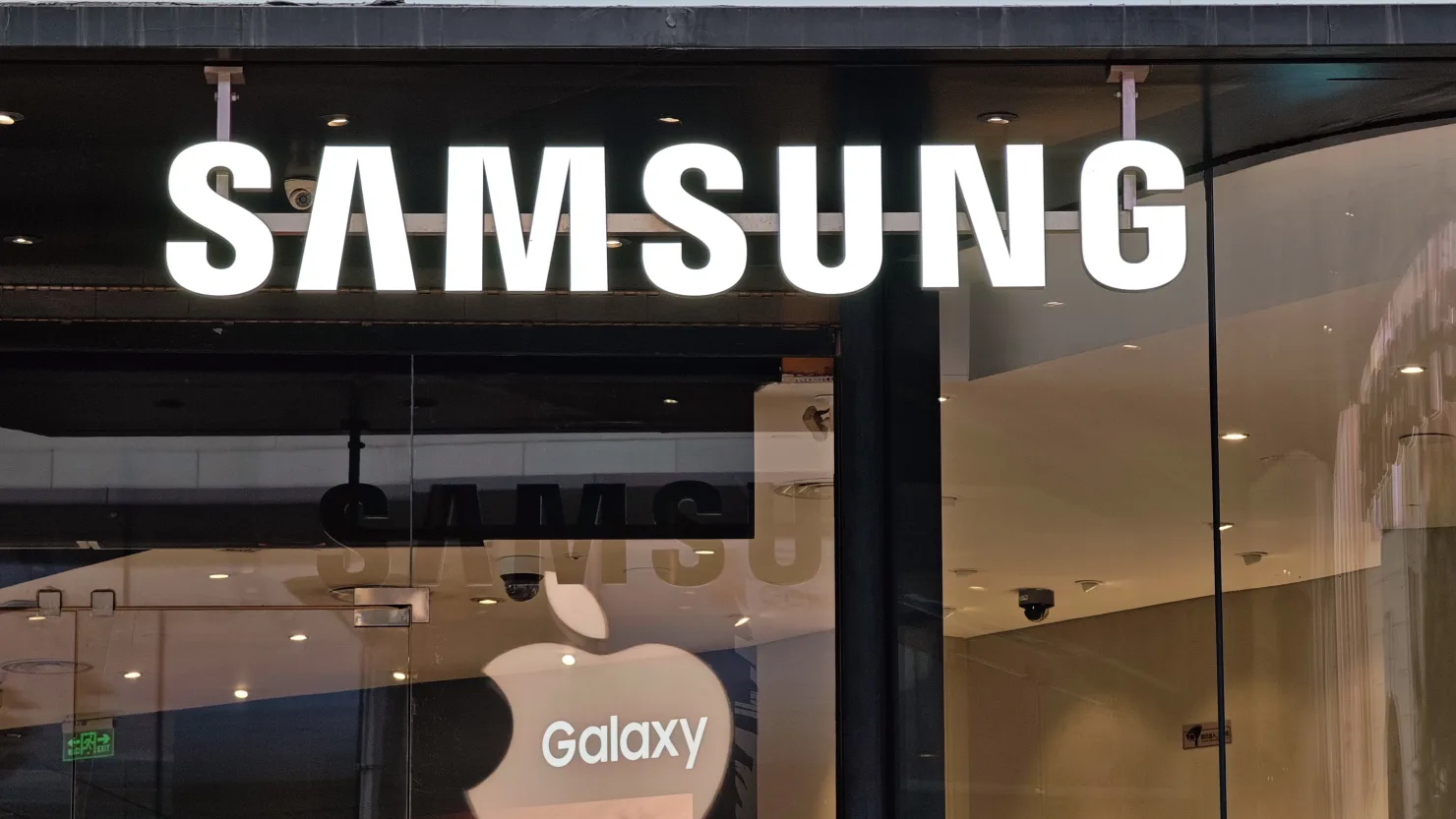 Thị trường smartphone đầy biến động trong bối cảnh bùng nổ AI.