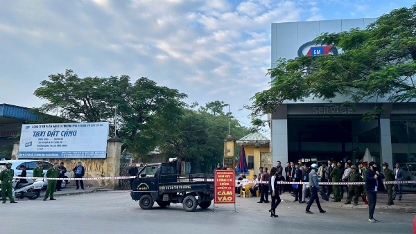 Do doanh nghiệp không phối hợp thực hiện nên lực lượng chức năng tiến hành cưỡng chế kiểm đếm để lên phương án bồi thường dự án vườn hoa đường vòng cầu Niệm.