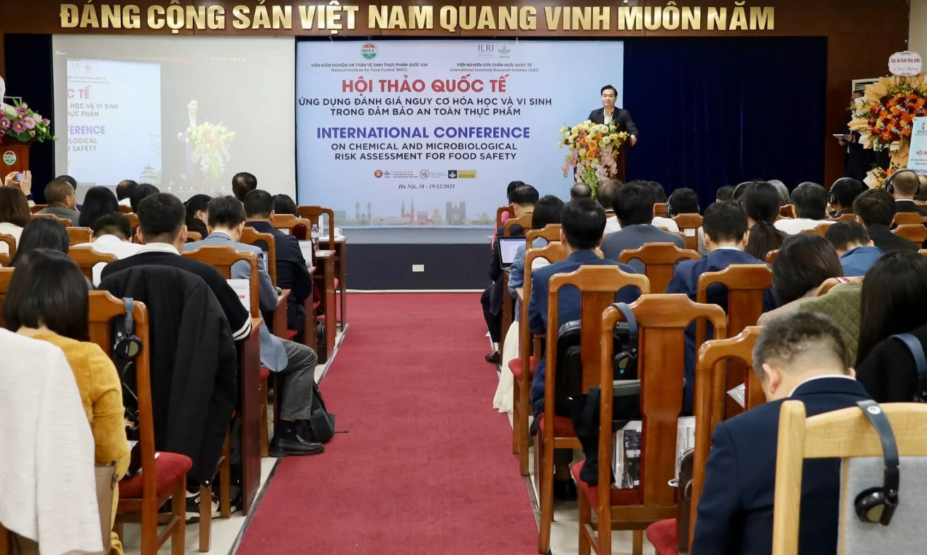 Quang cảnh hội thảo.