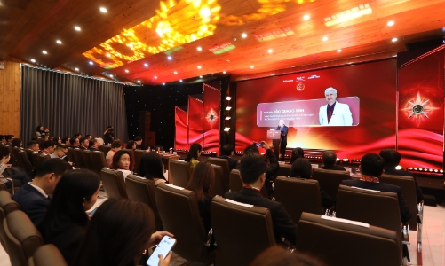 [Phóng sự ảnh] Toàn cảnh Lễ Công bố và Vinh danh Tin Dùng Việt Nam 2025