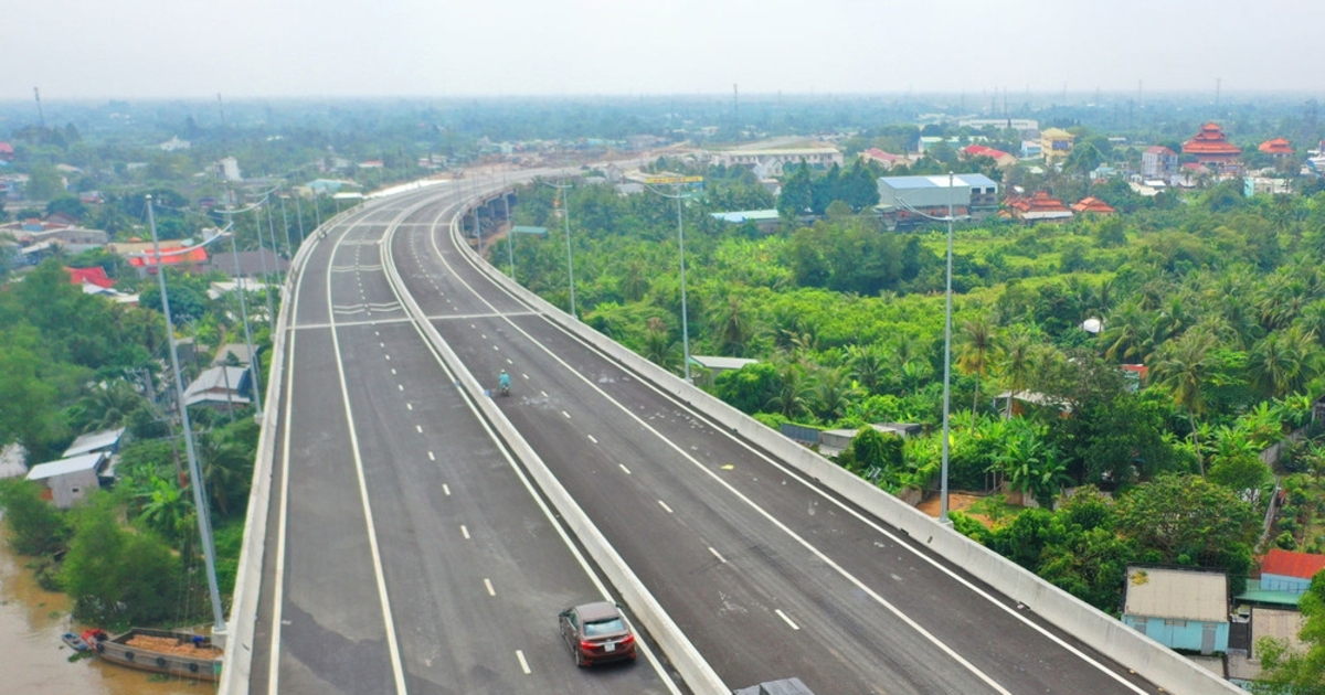 Cao tốc TP. Hồ Chí Minh – Mộc Bài&nbsp;(tổng mức đầu tư 2.422 tỷ đồng).