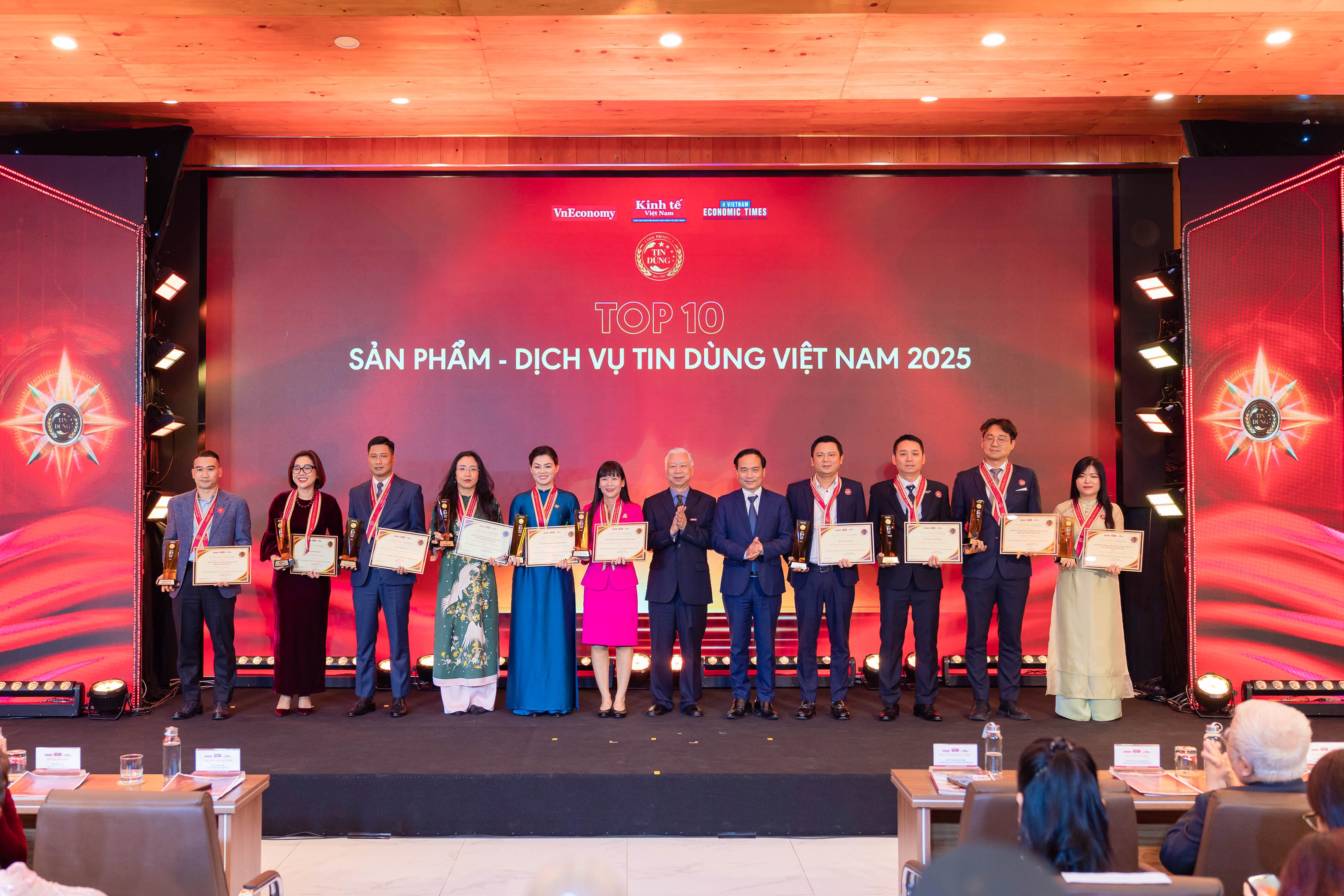 Vinh danh Top 10 sản phẩm – dịch vụ Tin Dùng Việt Nam 2025.