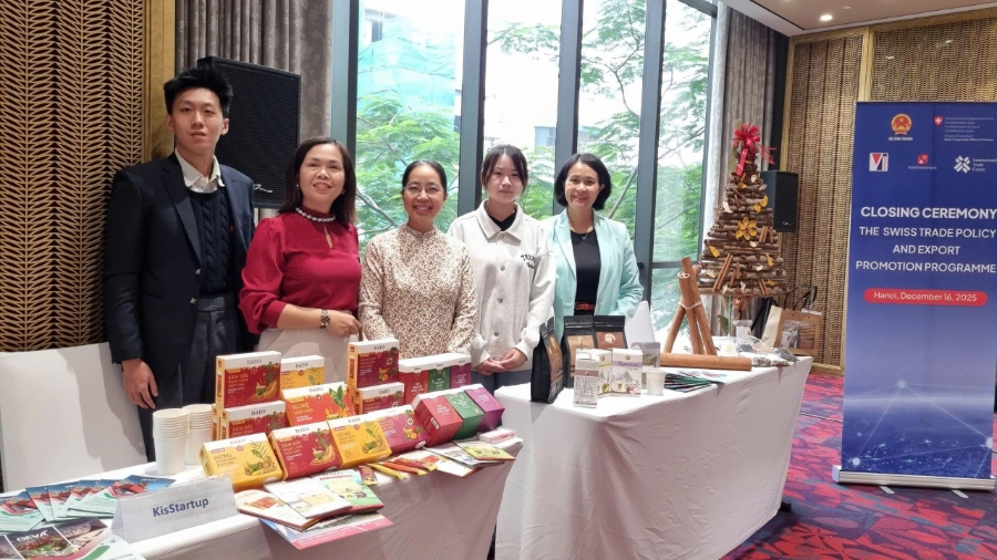 Các doanh nghiệp điển hình dự án GEVA tại hội nghị tổng kết chương trình Chính sách thương mại và xúc tiến xuất khẩu Việt Nam do Chính Phủ Thụy Sỹ tài trợ.