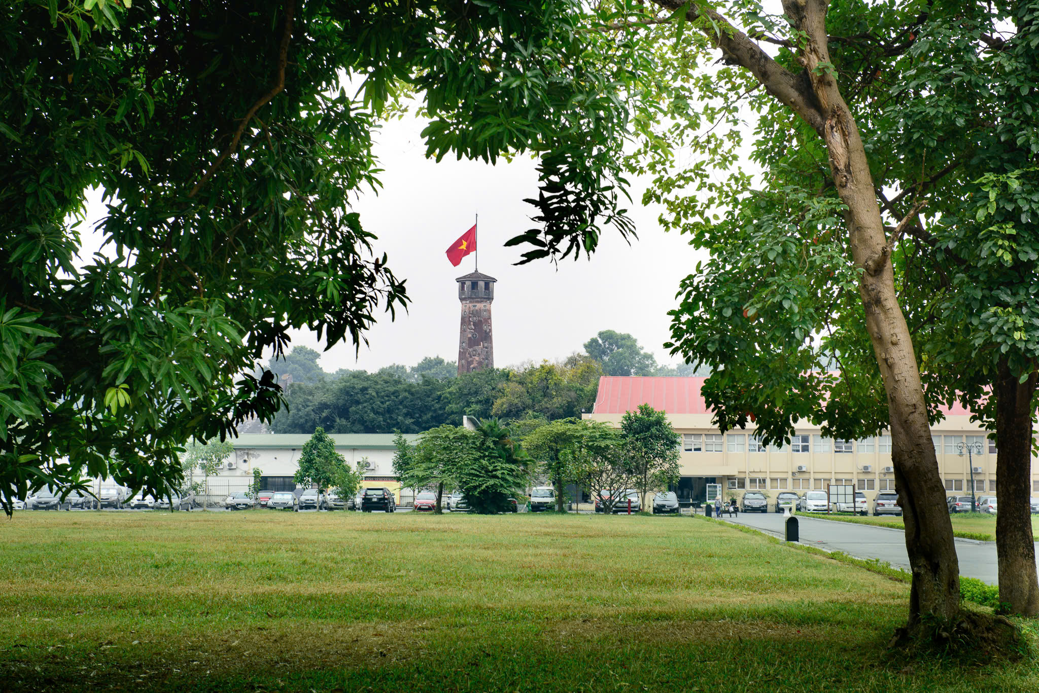 Cột cờ Hà Nội (còn gọi là Kỳ Đài Hà Nội) là một di tích tiêu biểu trong quần thể Khu trung tâm Hoàng thành Thăng Long – Hà Nội. 