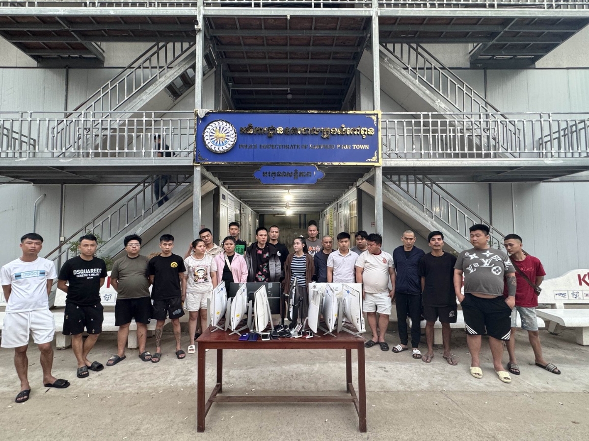 Các đối tượng và tang vật liên quan trong vụ án. Ảnh: Cổng thông tin điện tử Bộ Công an.