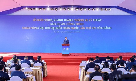 Thủ tướng: Phát triển hạ tầng là nền tảng cho tăng trưởng nhanh và bền vững