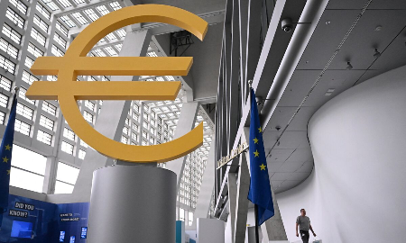 ECB giữ nguyên lãi suất, BOE giảm 0,25 điểm phần trăm