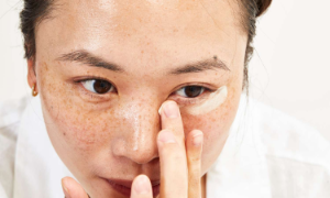 5 sản phẩm serum mắt như một bước điều trị chuyên sâu