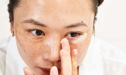 5 sản phẩm serum mắt như một bước điều trị chuyên sâu