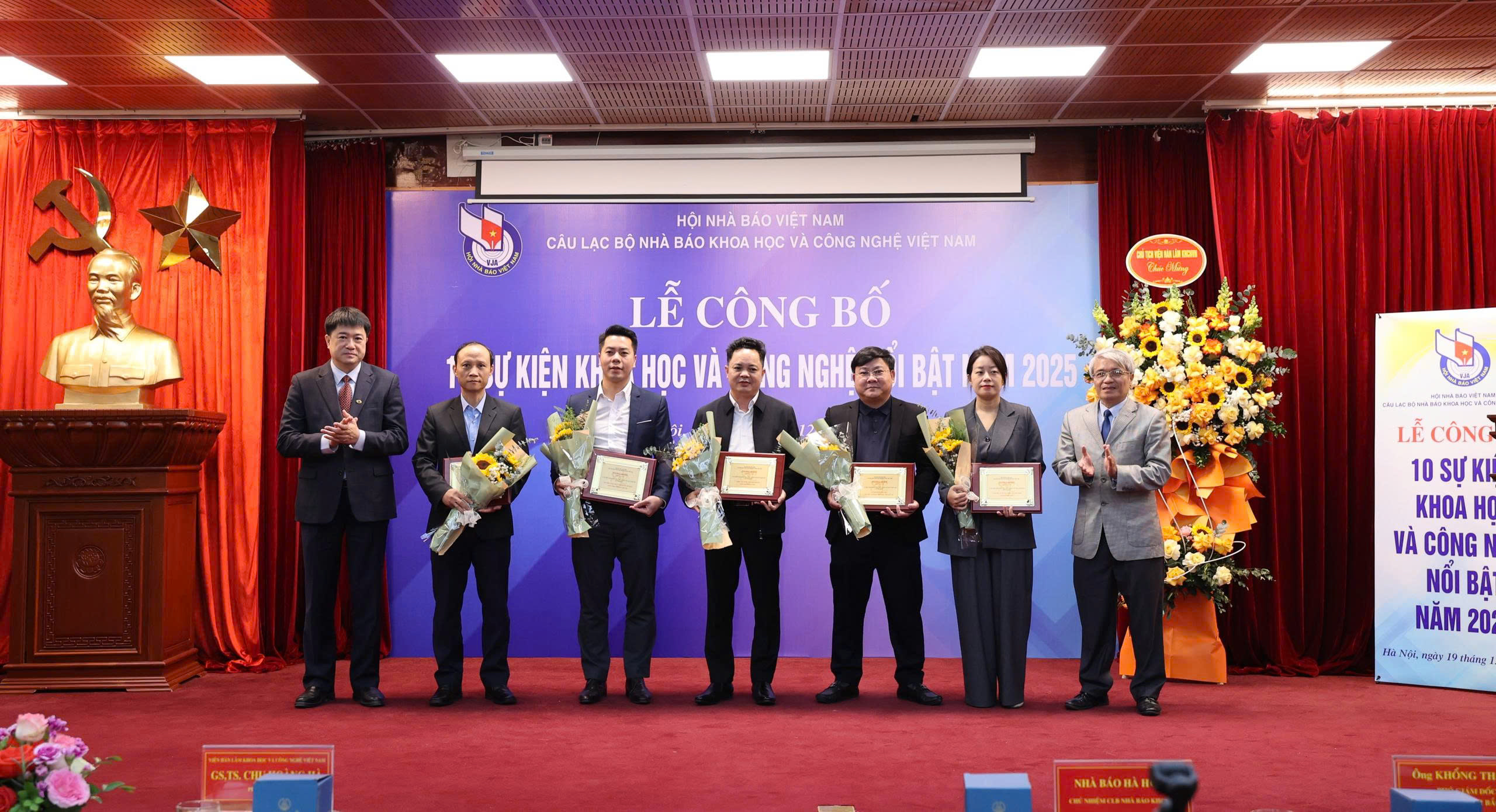 Câu lạc bộ Nhà báo Khoa học và Công nghệ công bố 10 sự kiện Khoa học và Công nghệ nổi bật năm 2025.