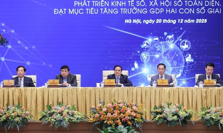 Cùng dự và chủ trì Diễn đàn có Phó Thủ tướng Bùi Thanh Sơn, Phó Thủ tướng Nguyễn Chí Dũng, Bộ trưởng Bộ Khoa học và Công nghệ Nguyễn Mạnh Hùng, Bộ trưởng Bộ Nội vụ Đỗ Thanh Bình - Ảnh: VGP.