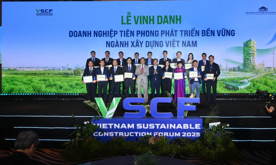 VSCF 2025 vinh danh 17 doanh nghiệp tiên phong phát triển bền vững trong ngành xây dựng Việt Nam.