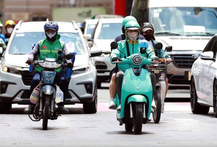 Chuyển đổi phương tiện xanh và thực hiện quy định về vùng phát thải thấp, góp phần giảm ô nhiễm không khí.