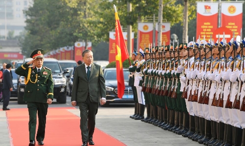 Quân đội nhân dân vững bước dưới cờ Đảng quang vinh