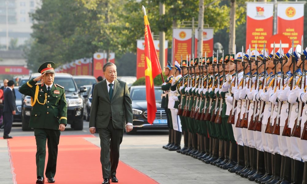 Quân đội nhân dân vững bước dưới cờ Đảng quang vinh