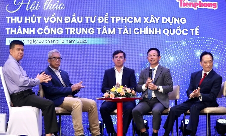 Các chuyên gia kinh tế tại hội thảo “Thu hút vốn đầu tư nước ngoài để TP. Hồ Chí Minh xây dựng thành công Trung tâm Tài chính quốc tế”, ngày 20/12.
