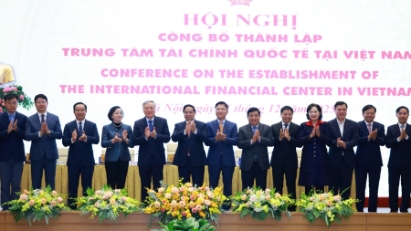 Vietnam officially launches International Financial Center project
