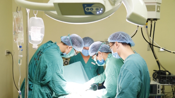 Bộ Y tế phản hồi về việc nâng lương khởi điểm cho bác sĩ