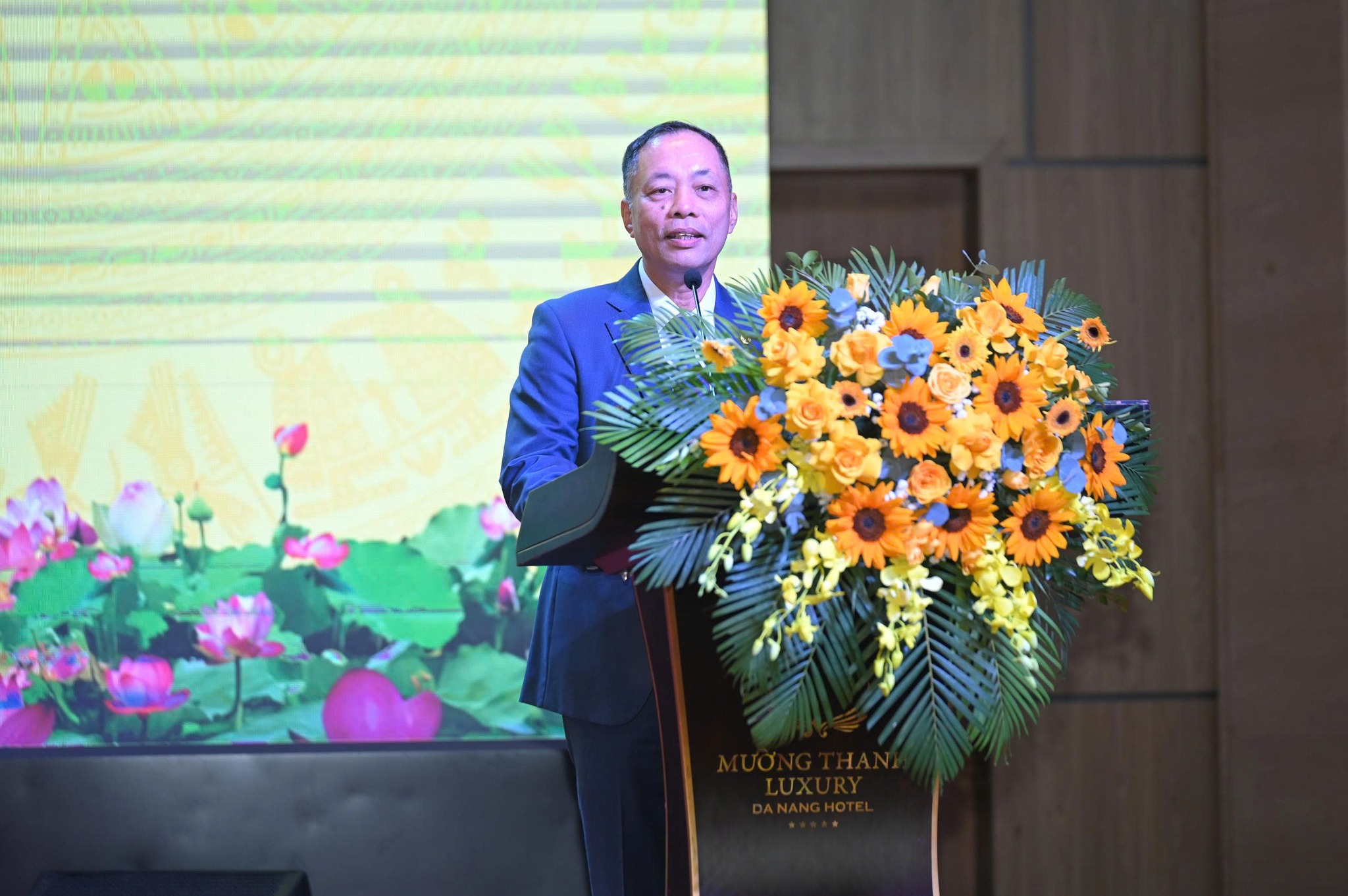  Ông Vũ Tuấn Cường, Cục trưởng Cục Quản lý Dược, thông tin tại hội nghị. Ảnh: Hà Quyên.