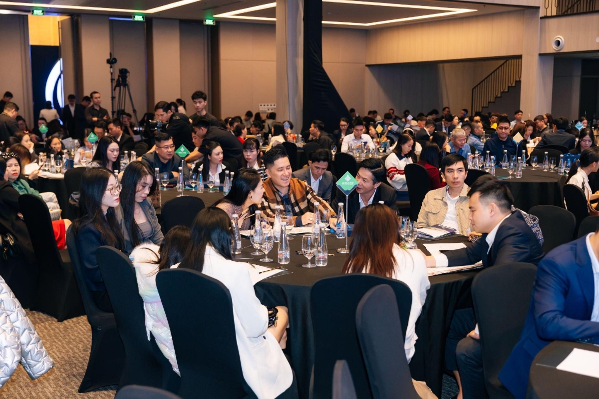 Không khí giao dịch và tư vấn sôi động tại sự kiện mở bán Meypearl Harmony Phú Quốc.