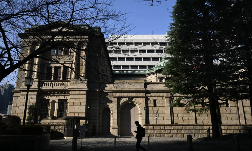 Thị trường tài chính toàn cầu bất an sau động thái tăng lãi suất của Nhật Bản