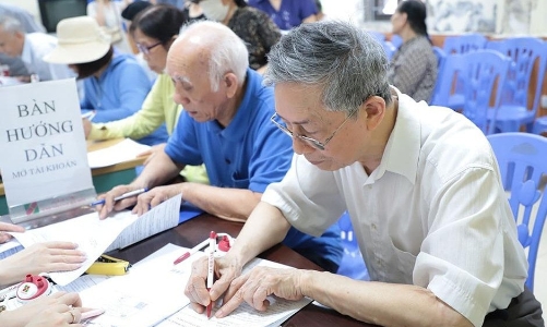 Kiến nghị trợ cấp hưu trí cho người từ đủ 60 tuổi