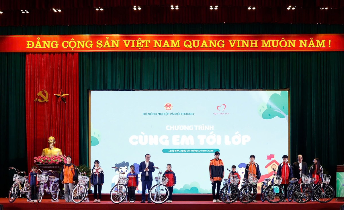 Quỹ Thiện Tâm (Tập đoàn Vingroup) đã trao tặng
70 chiếc xe đạp cho học sinh nghèo vượt khó tỉnh Lạng Sơn.&nbsp;