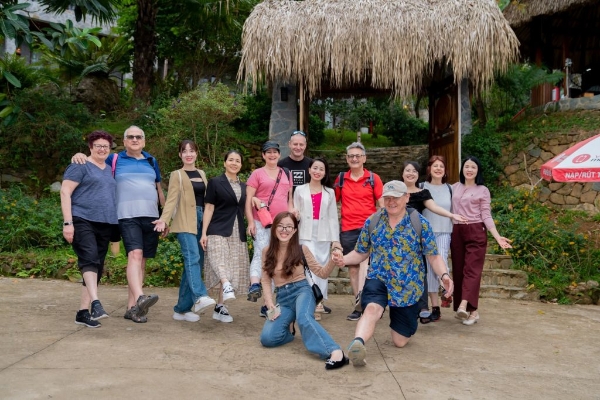 Khách du lịch quốc tế đến Pù Luông, Thanh Hoá.