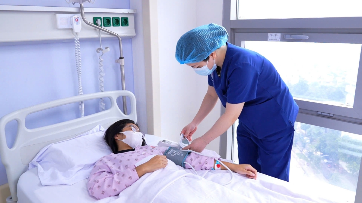 Bệnh nhân T.Q sinh năm 2011 phát hiện chảy máu não từ cơn đau đầu thoáng qua.