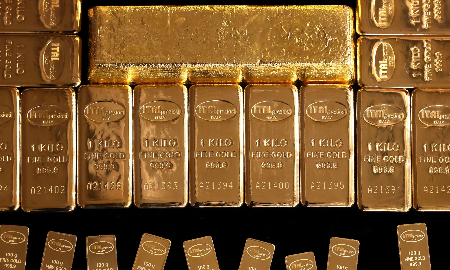 Giá vàng vượt 4.500 USD/oz sau báo cáo việc làm Mỹ, SPDR Gold Trust bán ròng