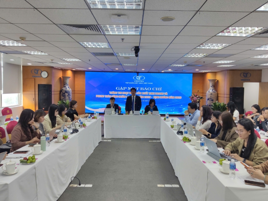 Quang cảnh buổi họp báo.