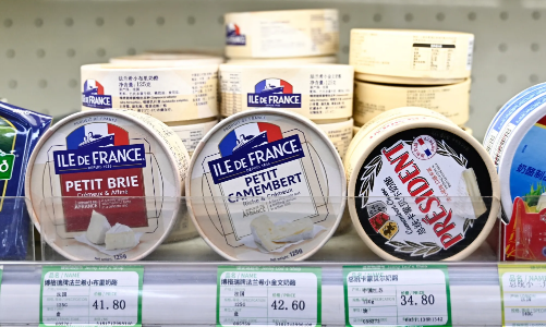 Trung Quốc bất ngờ áp thuế cao lên sản phẩm sữa châu Âu