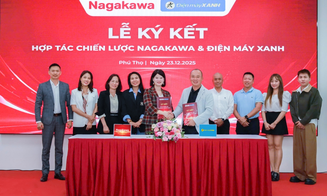 CEO Tập đoàn Nagakawa Nguyễn Thị Huyền Thương và CEO Điện Máy Xanh Đoàn Văn Hiểu Em ký kết thỏa thuận hợp tác chiến lược toàn diện.