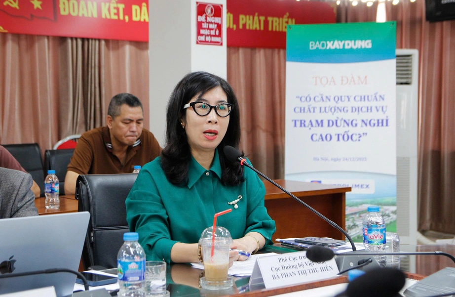 Bà Phan Thị Thu Hiền, Phó Cục trưởng Cục Đường bộ Việt Nam phát biểu tại Tọa đàm.