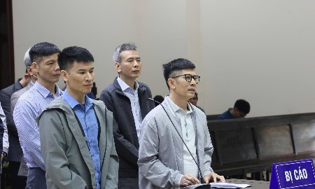 Các bị cáo tại phiên tòa phúc thẩm.