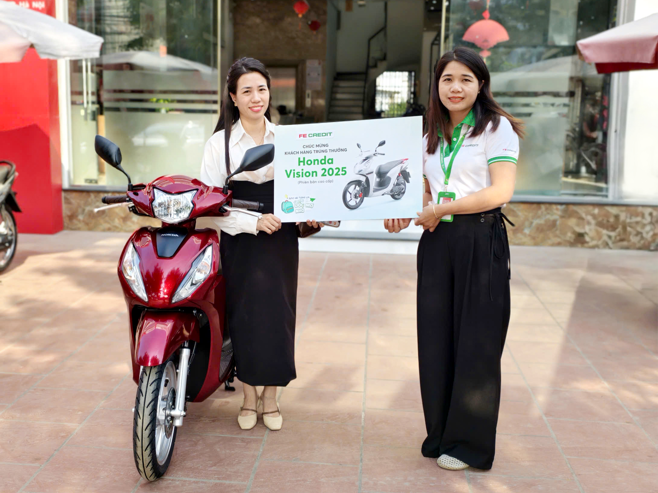 Mùa tựu trường 2025, FE CREDIT triển khai loạt chương trình ưu đãi đặc biệt với tổng trị giá đến 2,4 tỷ đồng. Ảnh FE CREDIT.