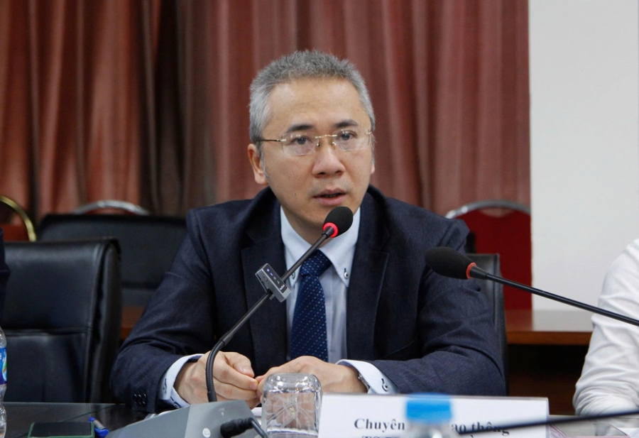 TS Phân Lê Bình, chuyên gia giao thông, trao đổi ý kiến tại Tọa đàm.