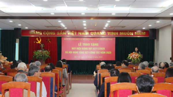 Đảng ủy VUSTA trao huy hiệu Đảng và tổng kết công tác năm 2025