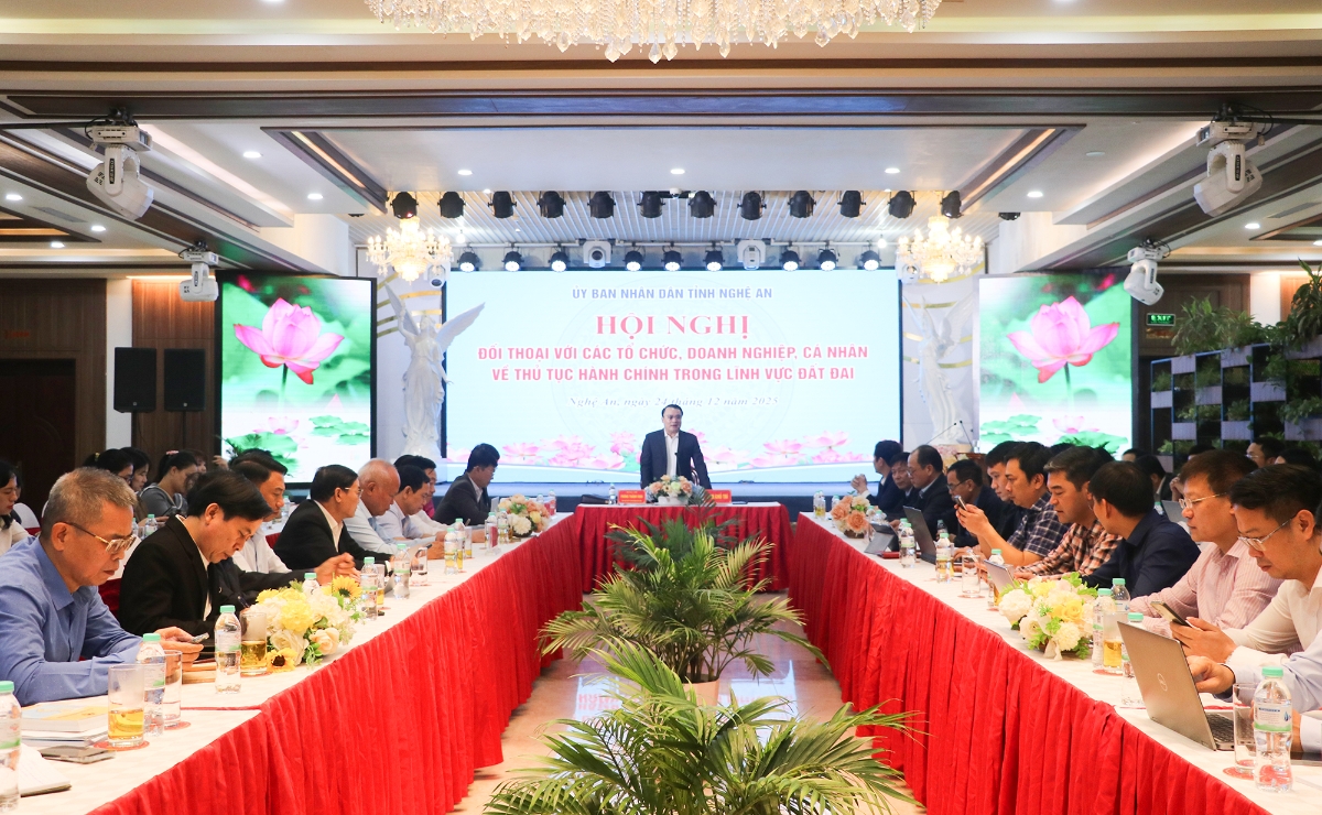 Hội nghị đối thoại với các tổ chức, doanh nghiệp, cá nhân về thủ tục hành chính trong lĩnh vực đất đai do UBND tỉnh Nghệ An tổ chức