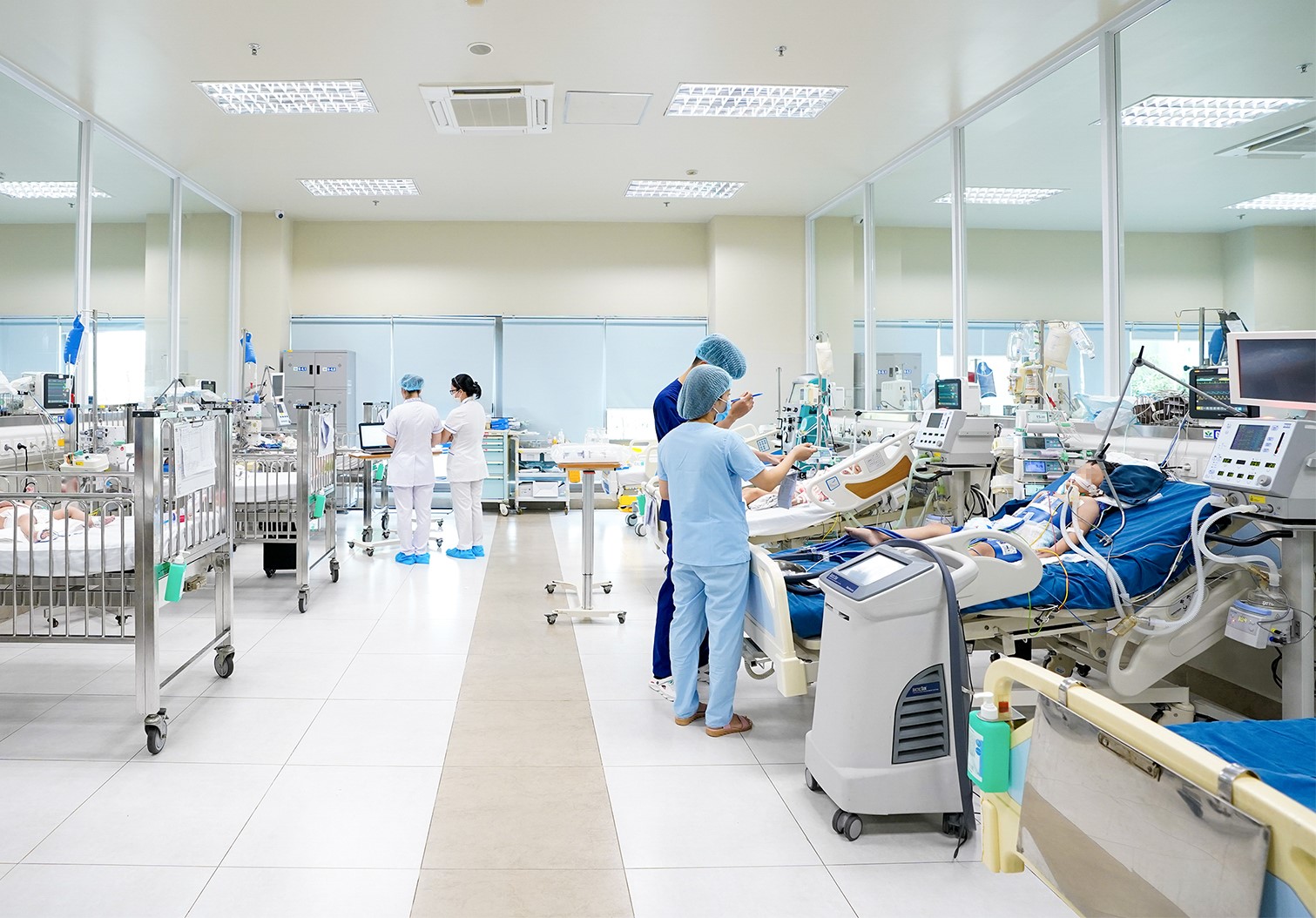 Người mắc cúm nếu sốt kéo dài, khó thở tăng dần hoặc tình trạng không cải thiện sau 3 - 5 ngày điều trị cần đến ngay cơ sở y tế để được đánh giá bội nhiễm. 