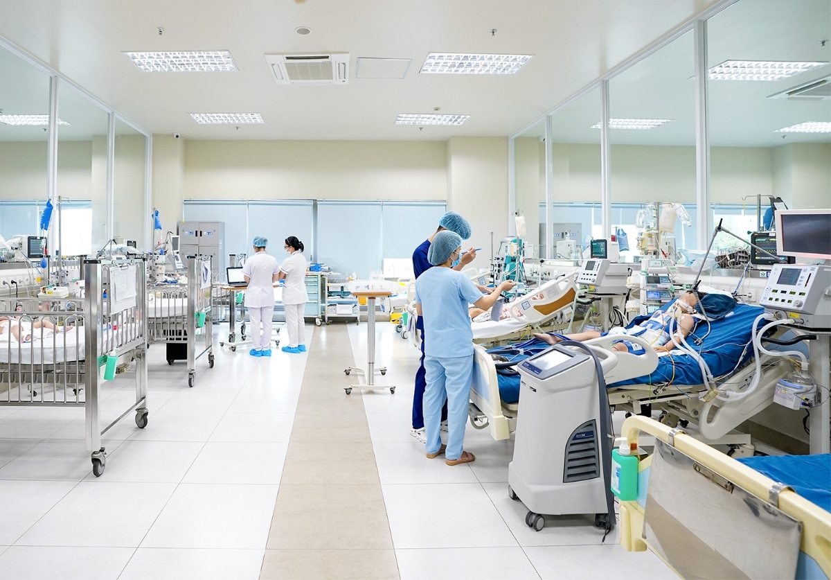 Người mắc cúm nếu sốt kéo dài, khó thở tăng dần hoặc tình trạng không cải thiện sau 3 - 5 ngày điều trị cần đến ngay cơ sở y tế để được đánh giá bội nhiễm.&nbsp;