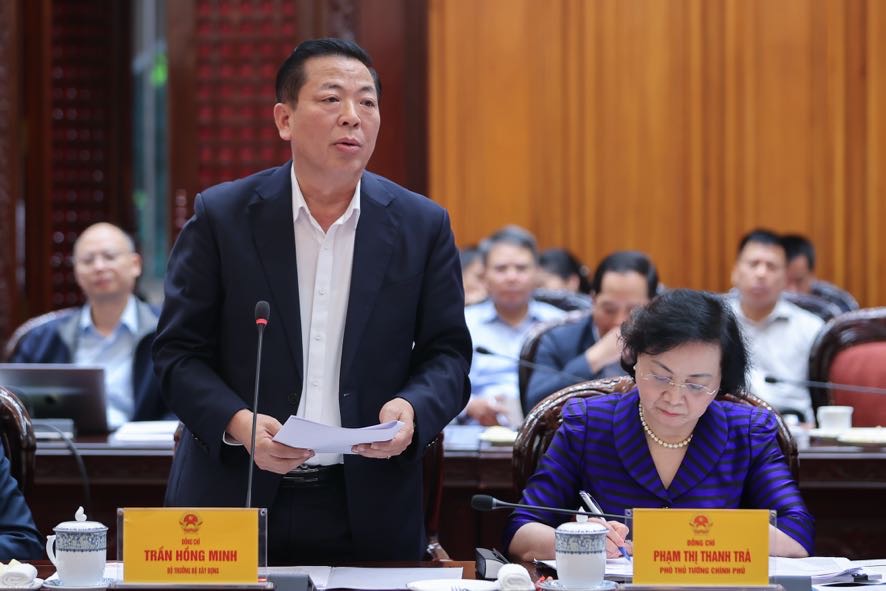 Bộ trưởng Bộ Xây dựng Trần Hồng Minh phát biểu tại Phiên họp. Ảnh: VGP.