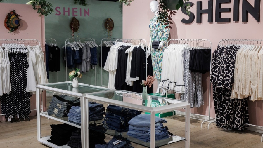 &nbsp;Những sản phẩm siêu rẻ của Shein làm dấy lên quan ngại ngày càng lớn về tác động môi trường.