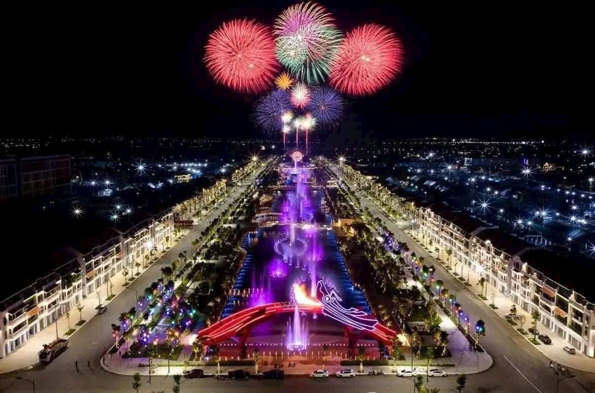 Những "bữa tiệc” nghệ thuật đặc sắc với màn bắn pháo hoa nổ tầm cao sẽ cùng các địa phương đón chào năm mới.