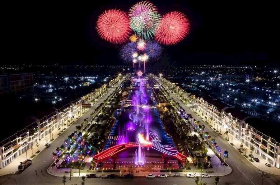 Những "bữa tiệc” nghệ thuật đặc sắc với màn bắn pháo hoa nổ tầm cao sẽ cùng các địa phương đón chào năm mới.