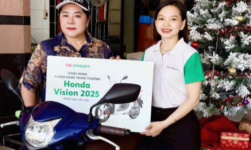 FE CREDIT: Khách hàng làm trung tâm với nhiều ưu đãi thiết thực