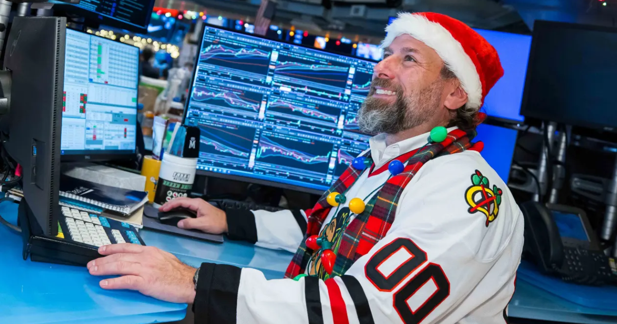 Chứng khoán Mỹ lập kỷ lục mới, giá dầu giảm nhẹ